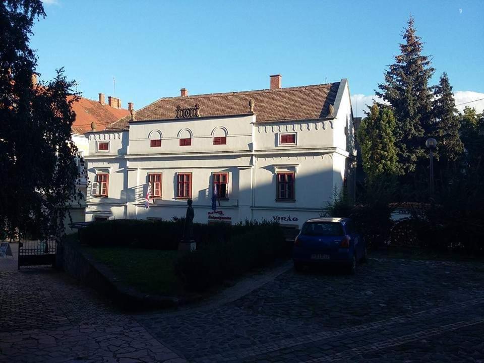 Carlone House Leilighet Eger Eksteriør bilde