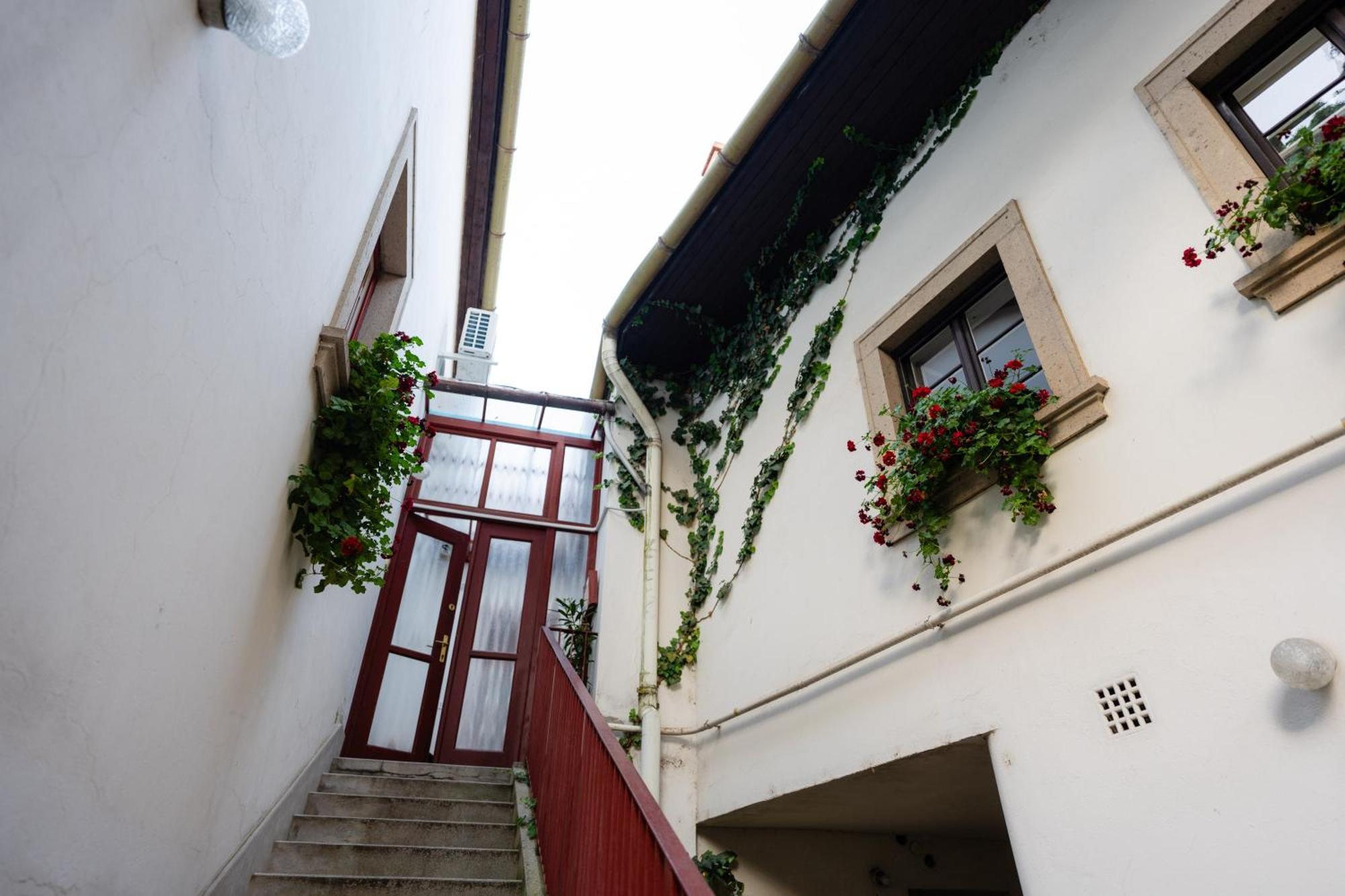 Carlone House Leilighet Eger Eksteriør bilde